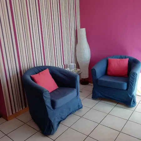 Hotel Dry Les Courtis Robertville