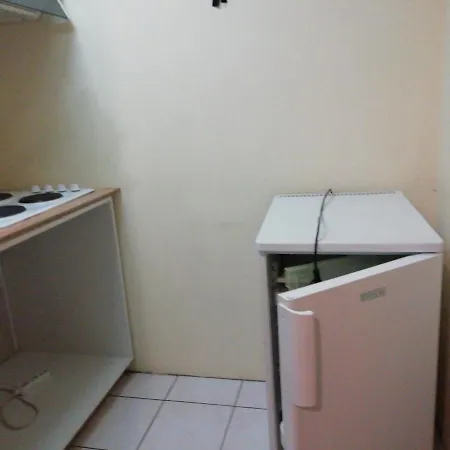 Dry Les Courtis 2* 로버트빌