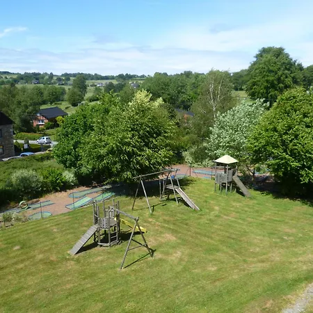 Dry Les Courtis 호텔 2*