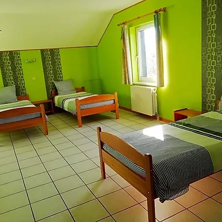 Dry Les Courtis Hotell
