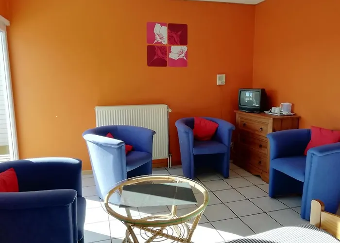 Hotel Dry Les Courtis 2*